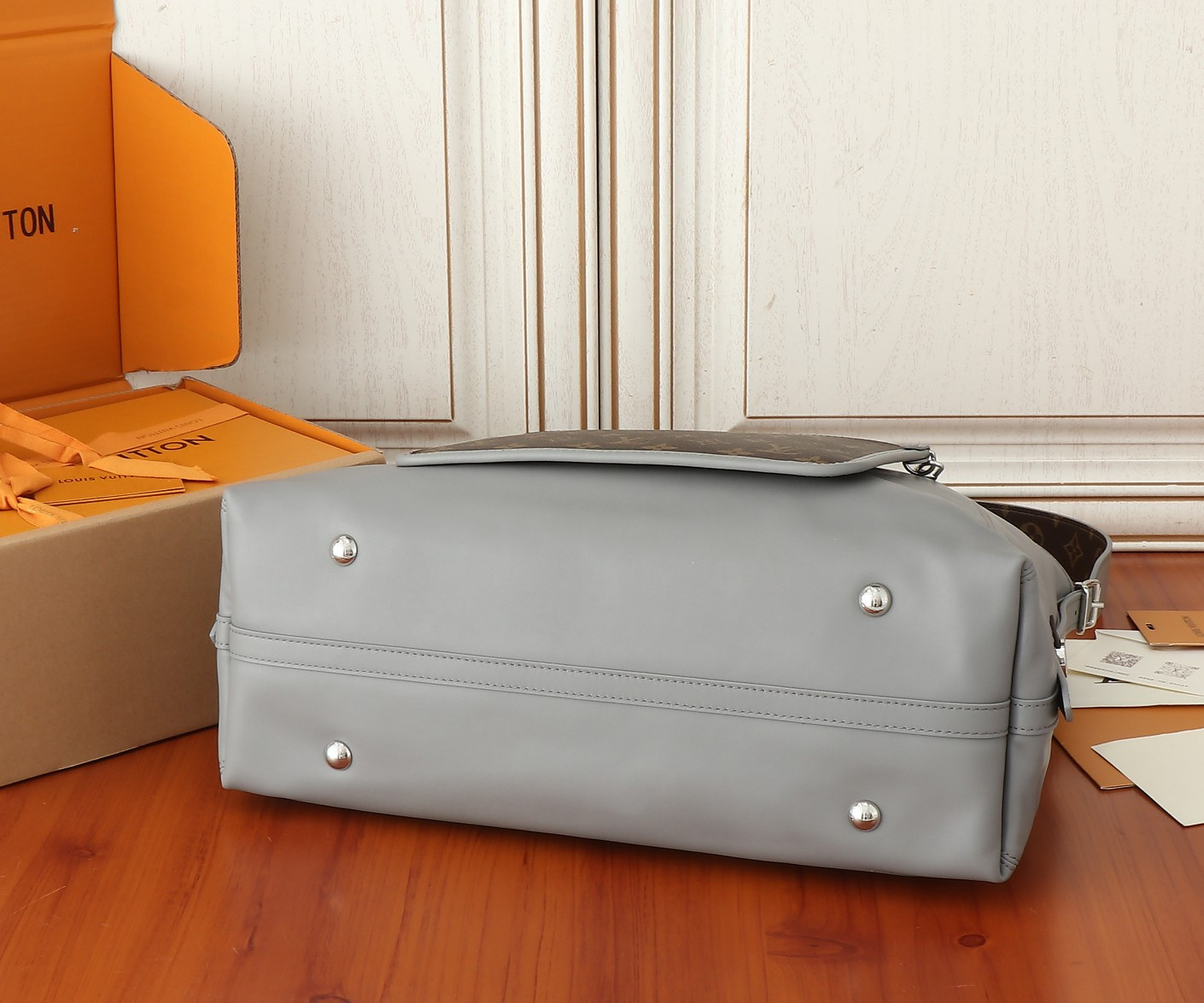 LV CarryAll Dark M12583 (39*30*15cm) - Image 5