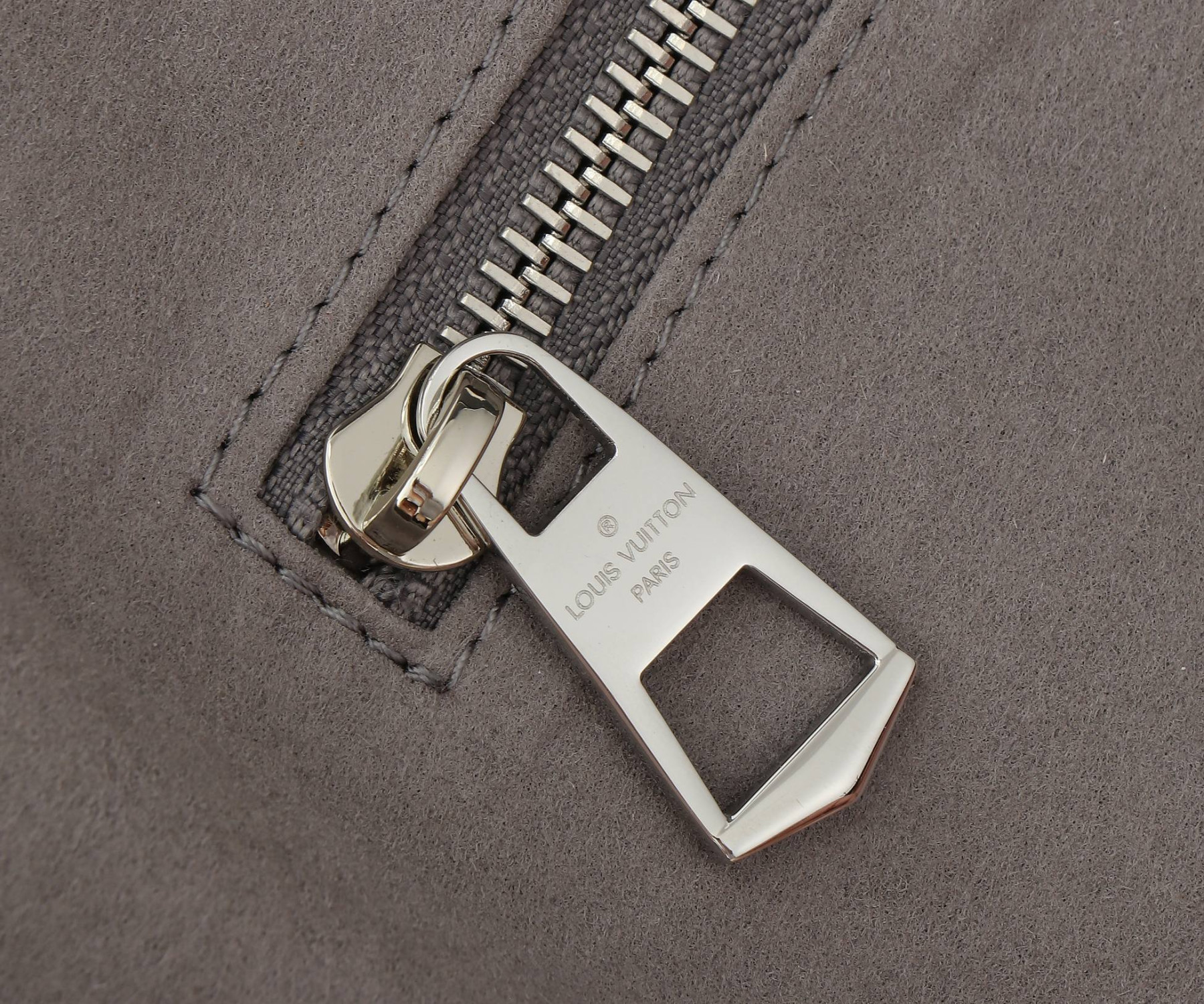 LV CarryAll Dark M12583 (39*30*15cm) - Image 7