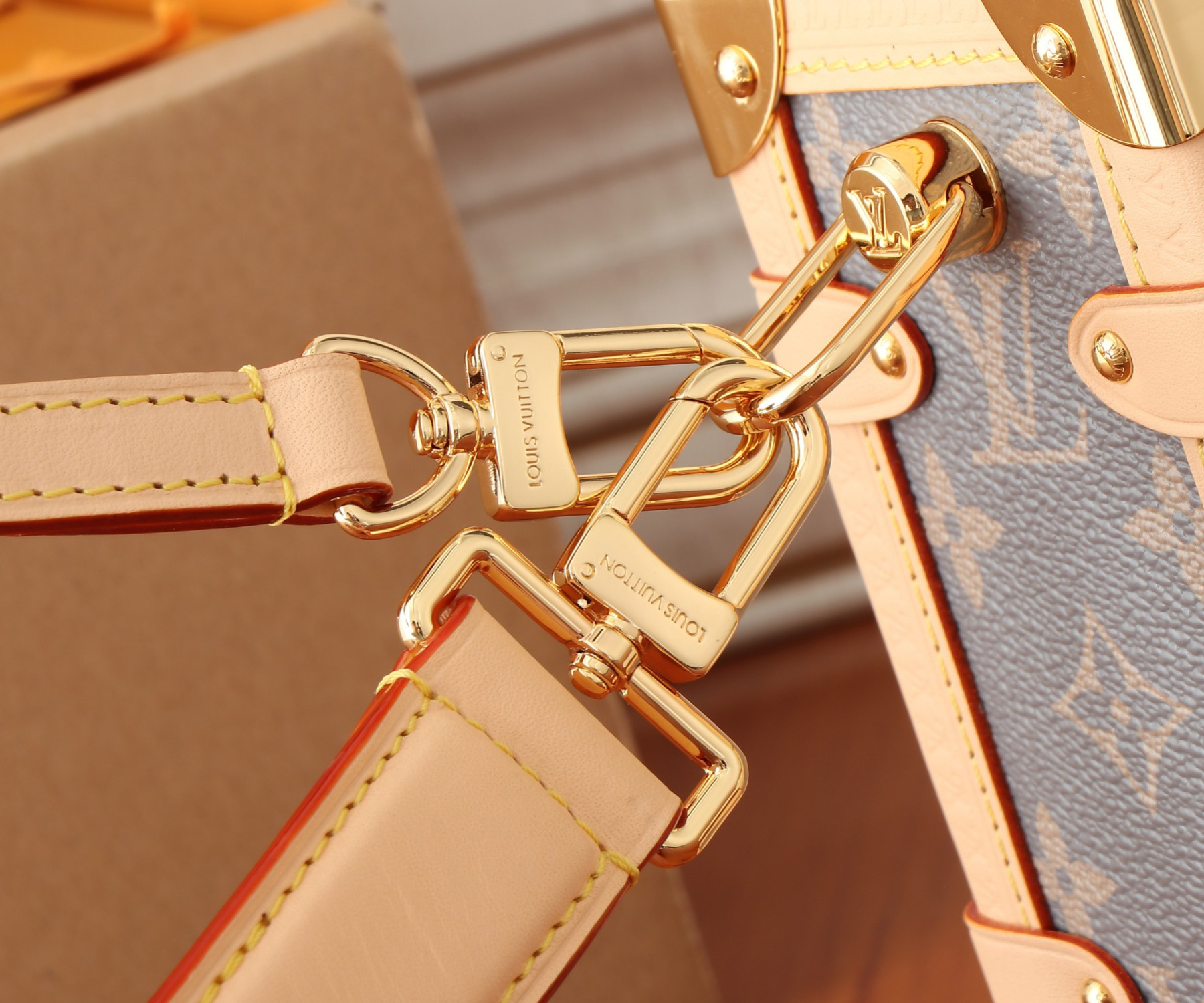 LV Side Trunk M12428 (21x14x6CM) - Image 18