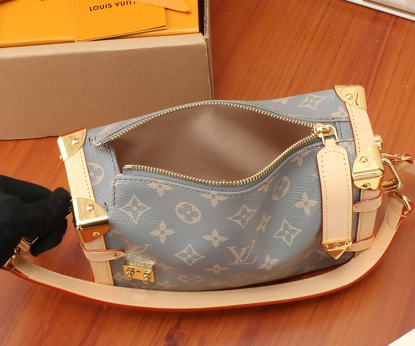 LV Side Trunk M12428 (21x14x6CM) - Image 6