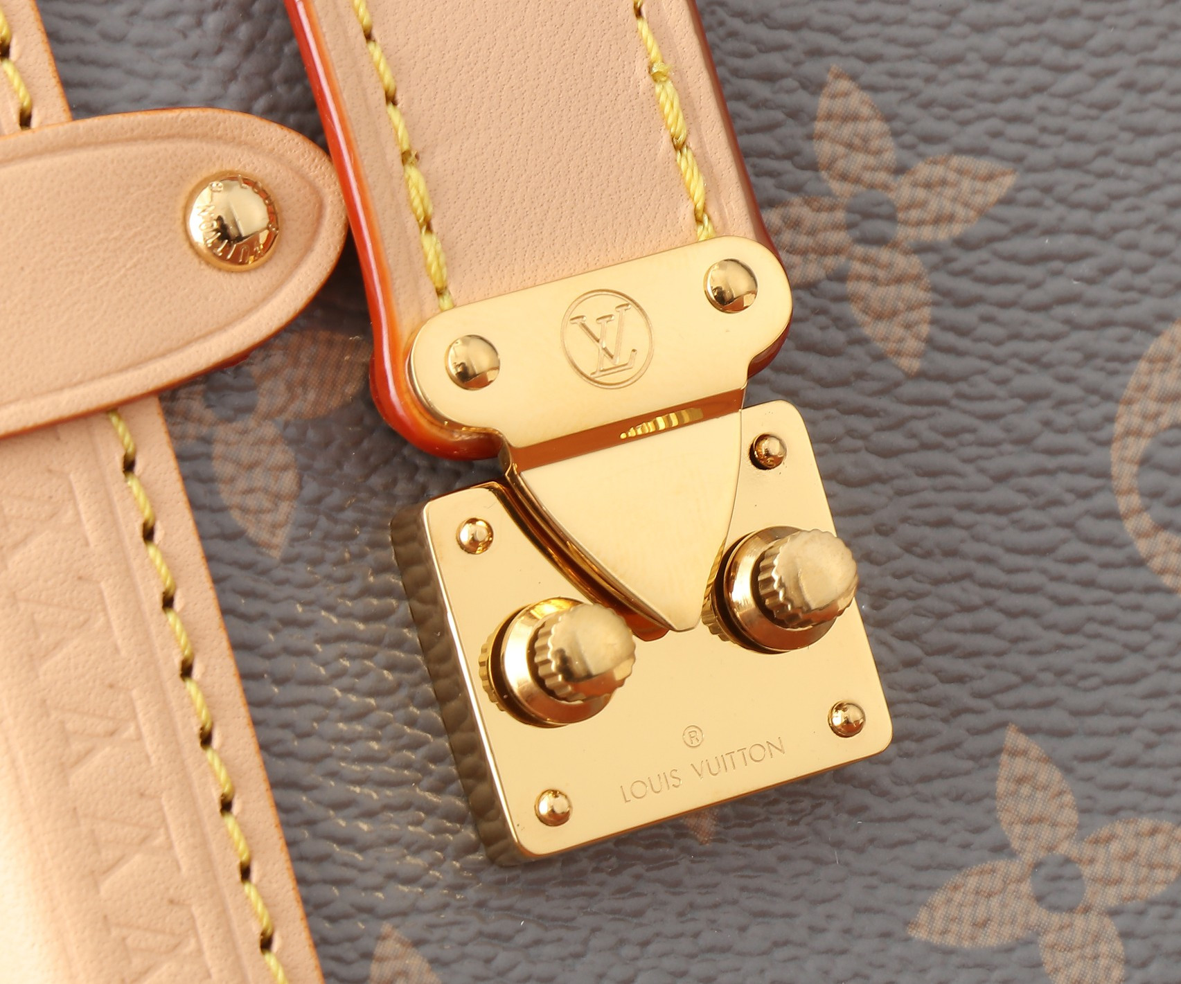 LV Side Trunk M12428 (21x14x6CM) - Image 17