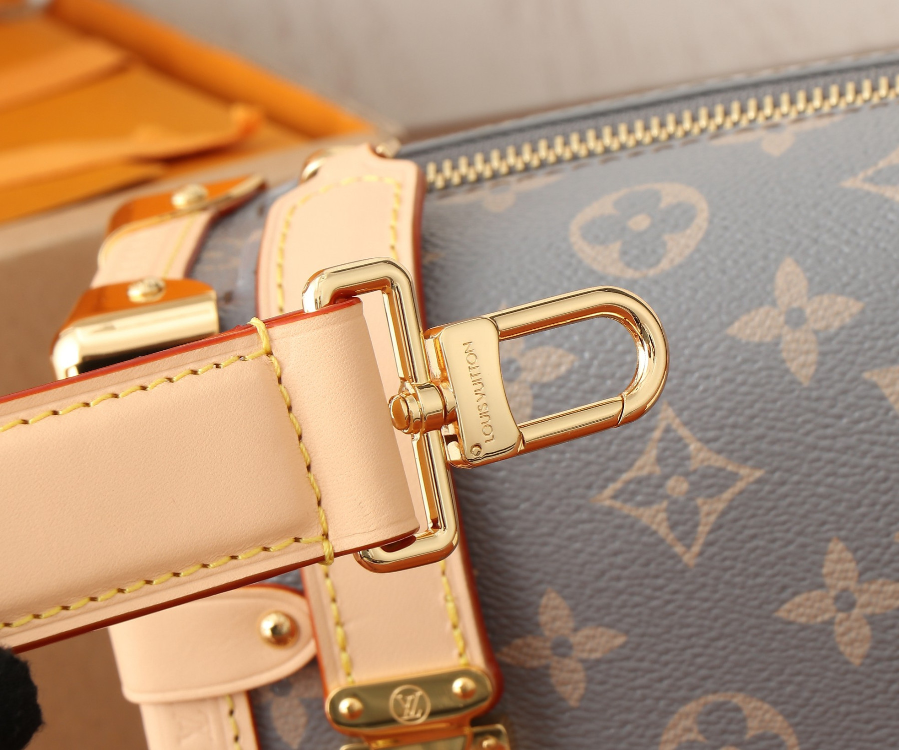 LV Side Trunk M12428 (21x14x6CM) - Image 10