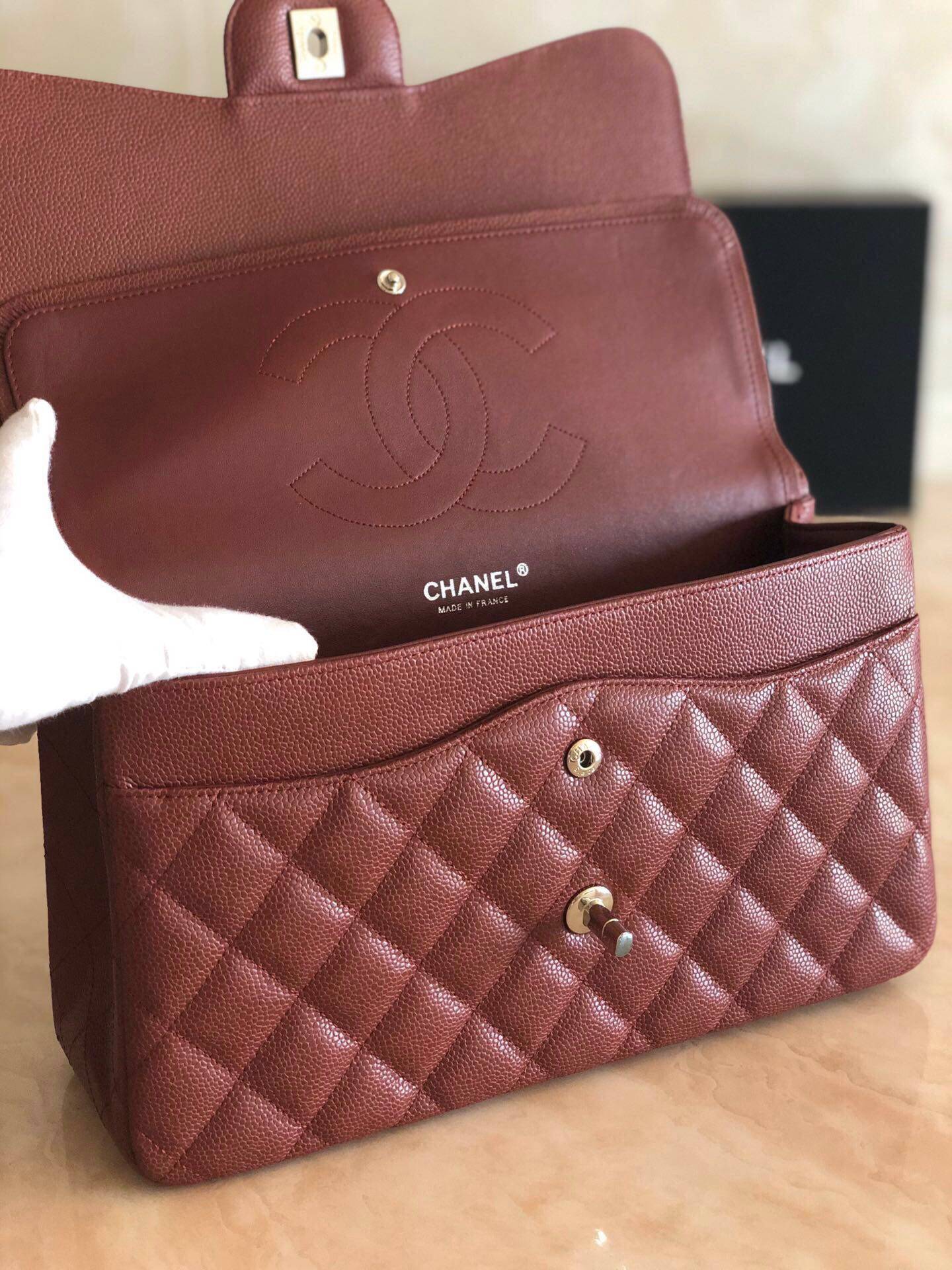 Chanel Classic Flap Jumbo 30cm CF Silver Hardware 7.6 × 11.7 × 3.9 in - Image 3