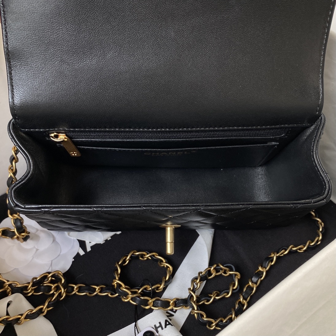 Chanel MINI CLASSIC HANDBAG WITH TOP HANDLE 12 × 20 × 6 CM - Image 10