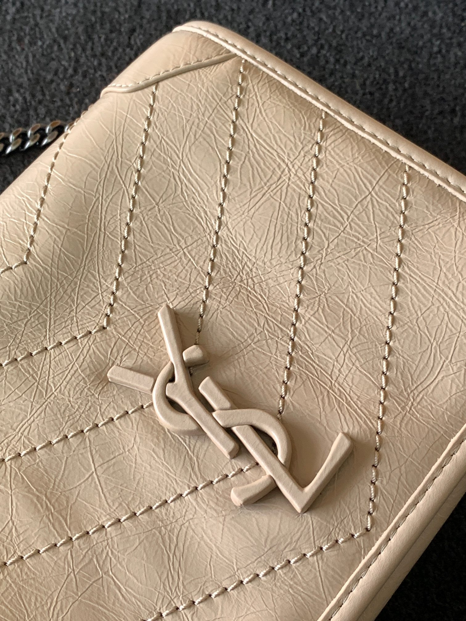 YSL NIKI CHAIN WALLET IN SHINY LEATHER WHITE 19 x 15 x 6 CM - Image 6