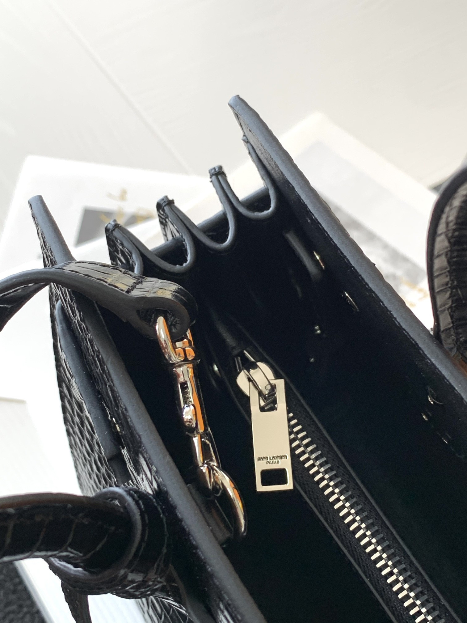 YSL SAC DE JOUR IN EMBOSSED CROCODILE LEATHER - baby 26x13.5x12.5cm - Image 7