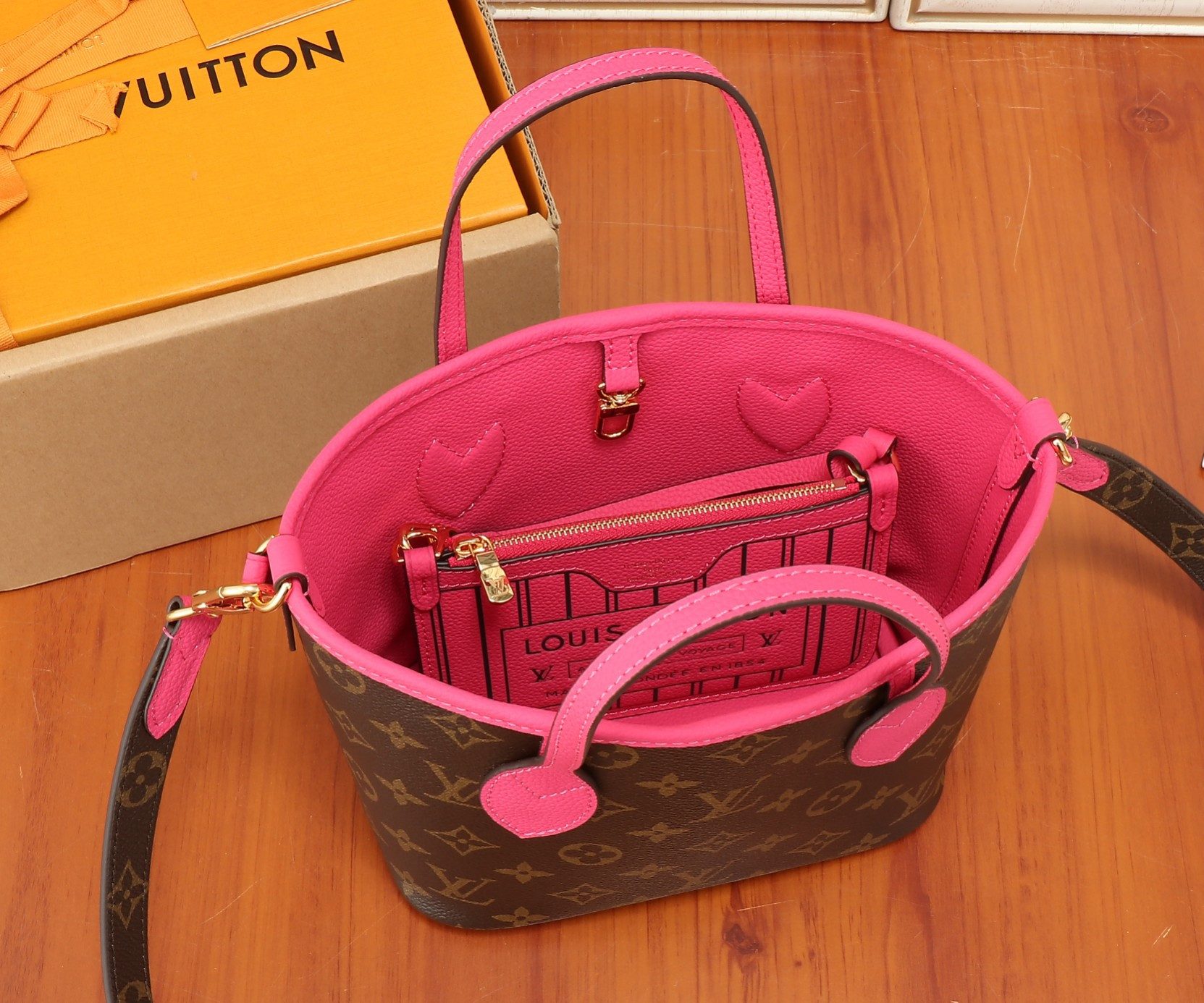 LV Neverfull Bandoulière Inside Out BB M12106 24x14x9cm - Image 4
