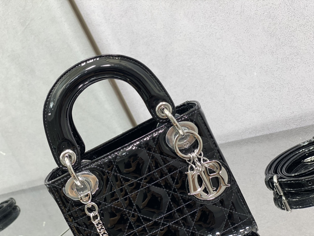 Mini Lady Dior Bag Patent Cannage Calfskin 17 x 15 x 7 cm - Image 4