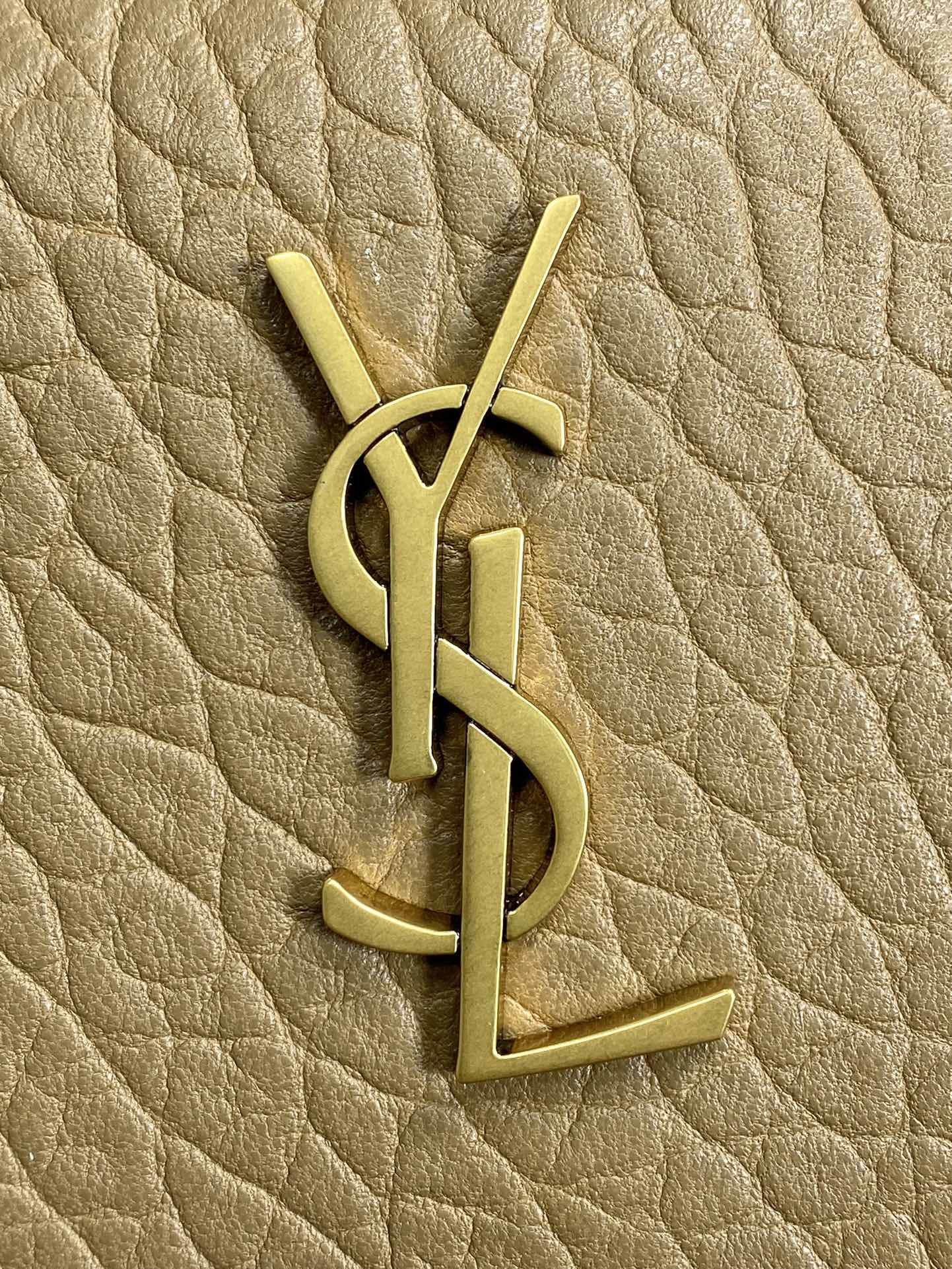 YSL CASSANDRE large envelope pouch in lambskin 29.5x18x4.5cm - Image 6