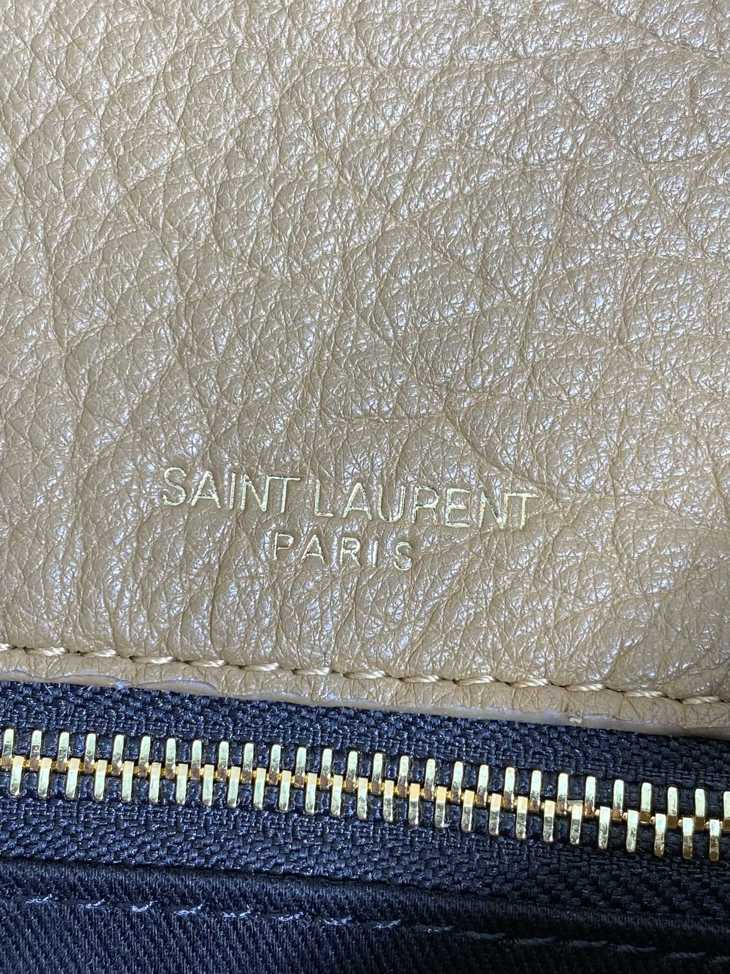 YSL CASSANDRE large envelope pouch in lambskin 29.5x18x4.5cm - Image 8
