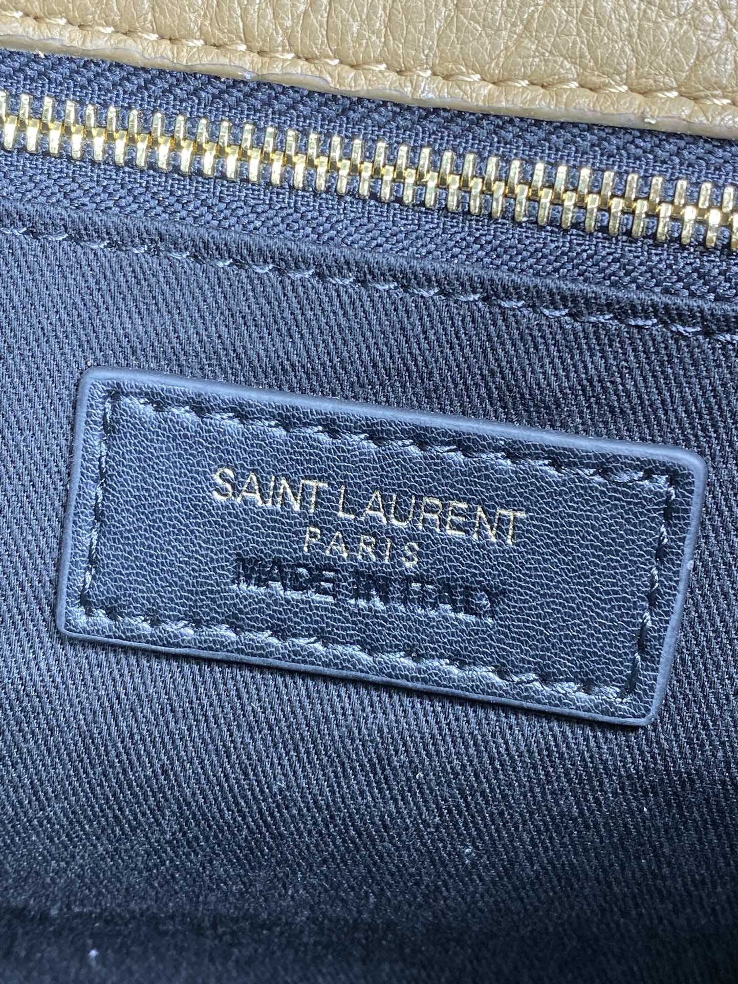 YSL CASSANDRE large envelope pouch in lambskin 29.5x18x4.5cm - Image 10