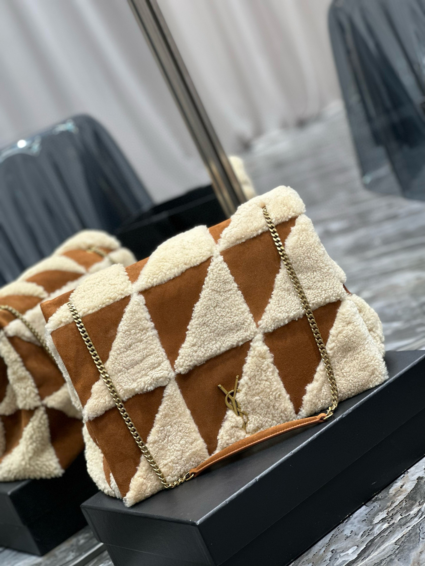 YSL Jamie Large in Suede and Shearling 38*26*12cm - Image 3