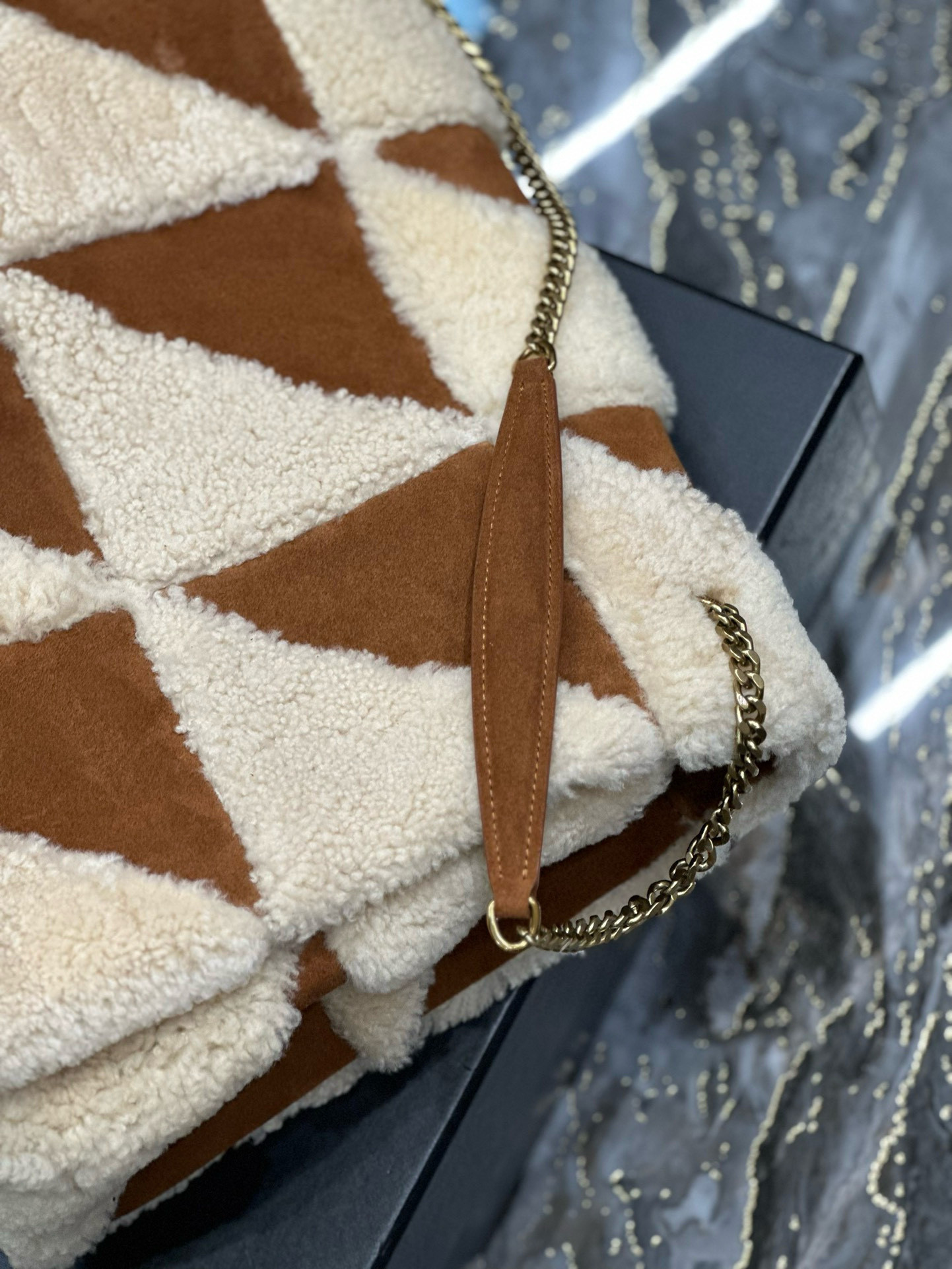 YSL Jamie Large in Suede and Shearling 38*26*12cm - Image 7