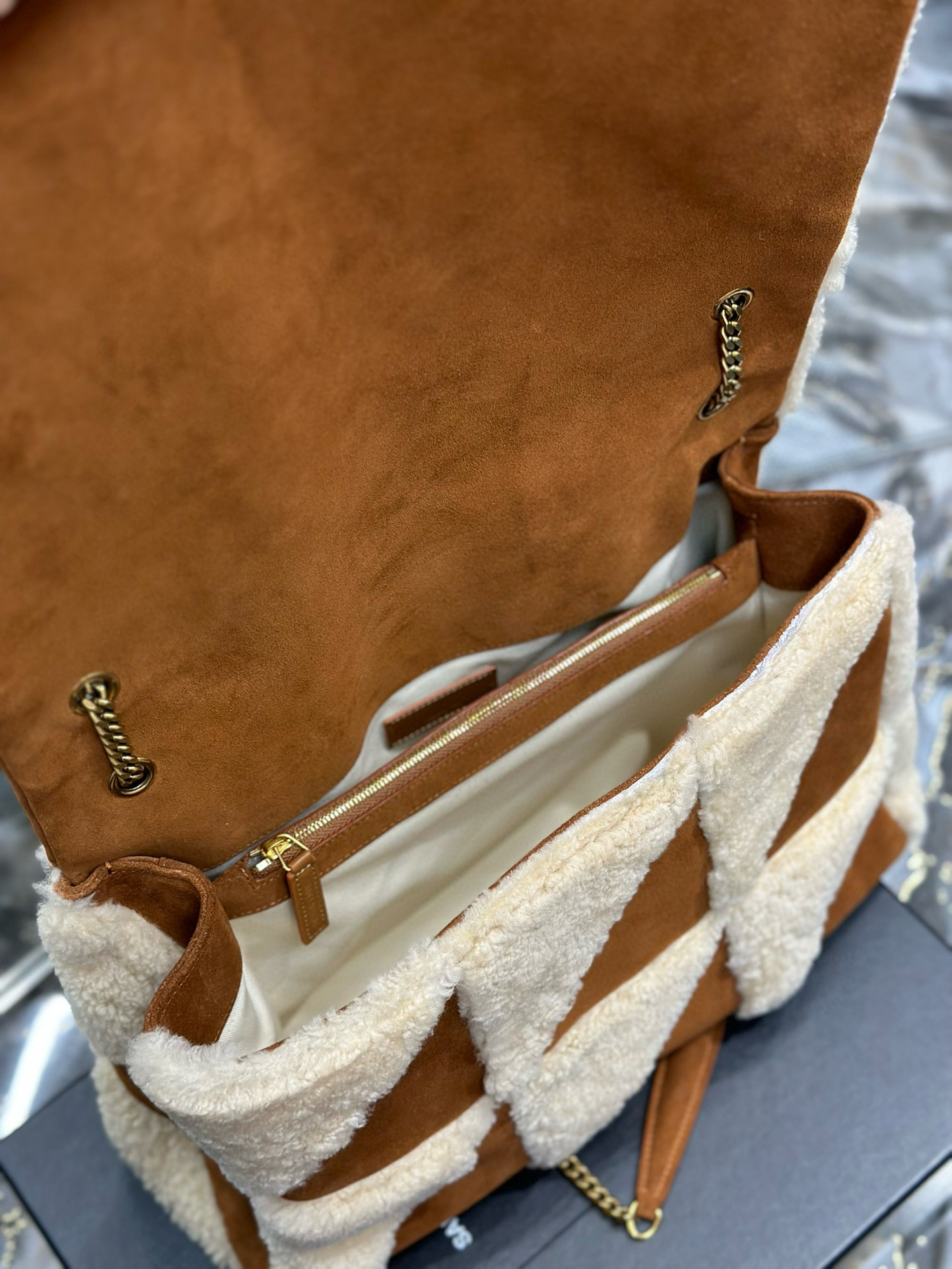 YSL Jamie Large in Suede and Shearling 38*26*12cm - Image 10