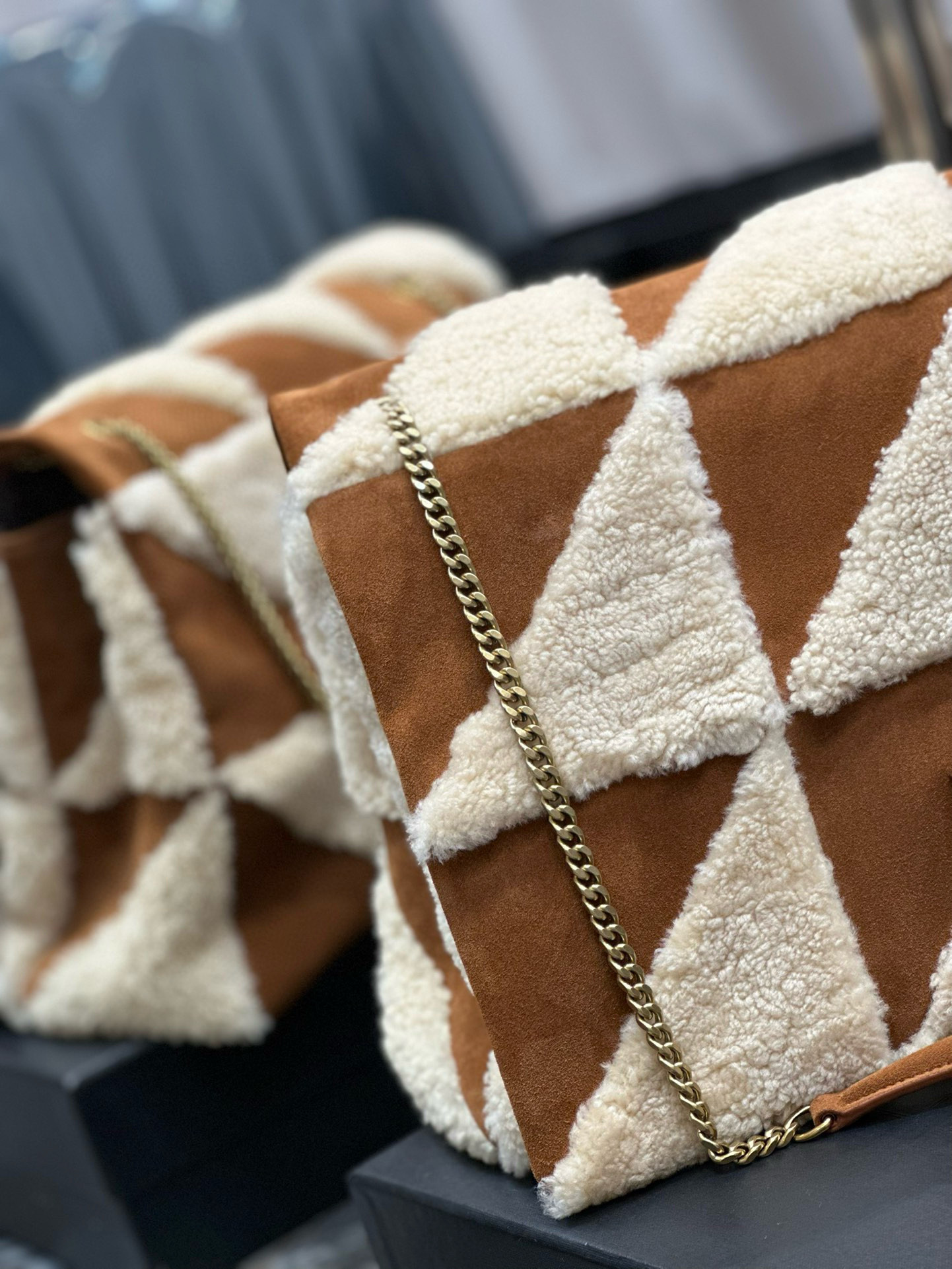 YSL Jamie Large in Suede and Shearling 38*26*12cm - Image 12