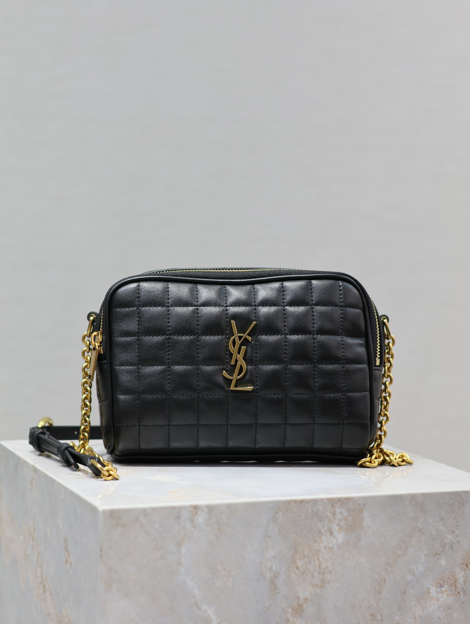 YSL cassandre matelass carr camera bag in lambskin 19.5x14x4cm