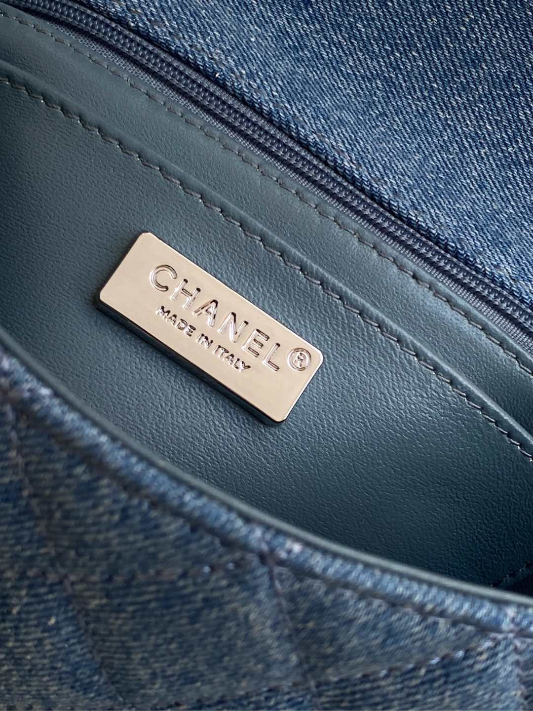 Chanel Mini CF vintage 20cm - Image 10
