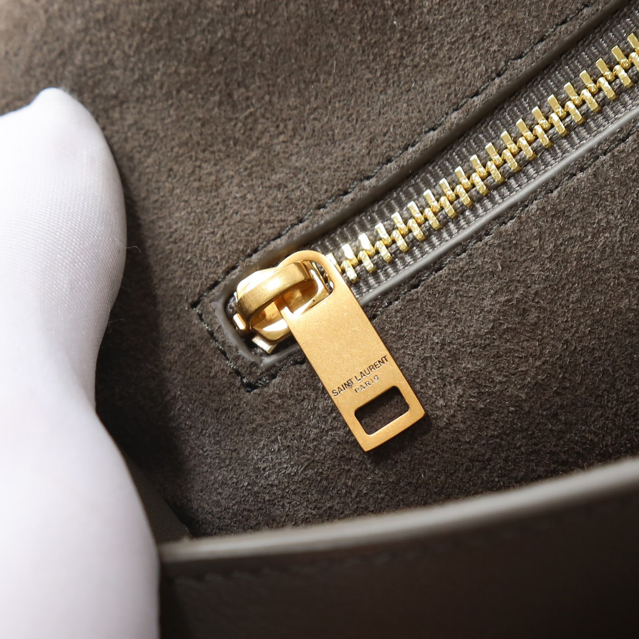 YSL niki satchel in leather 21.5x16x9cm - Image 15