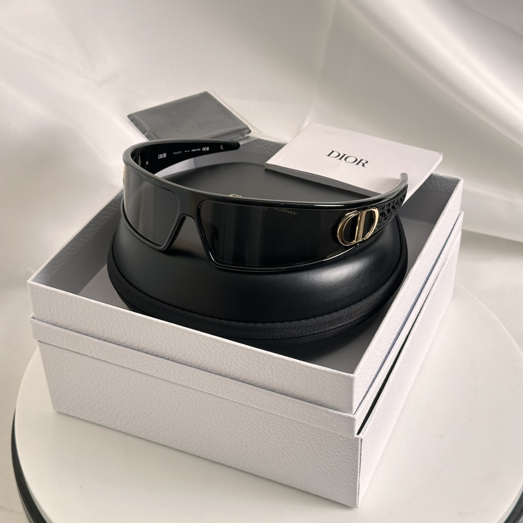 Dior Glasses winter25 - Image 2