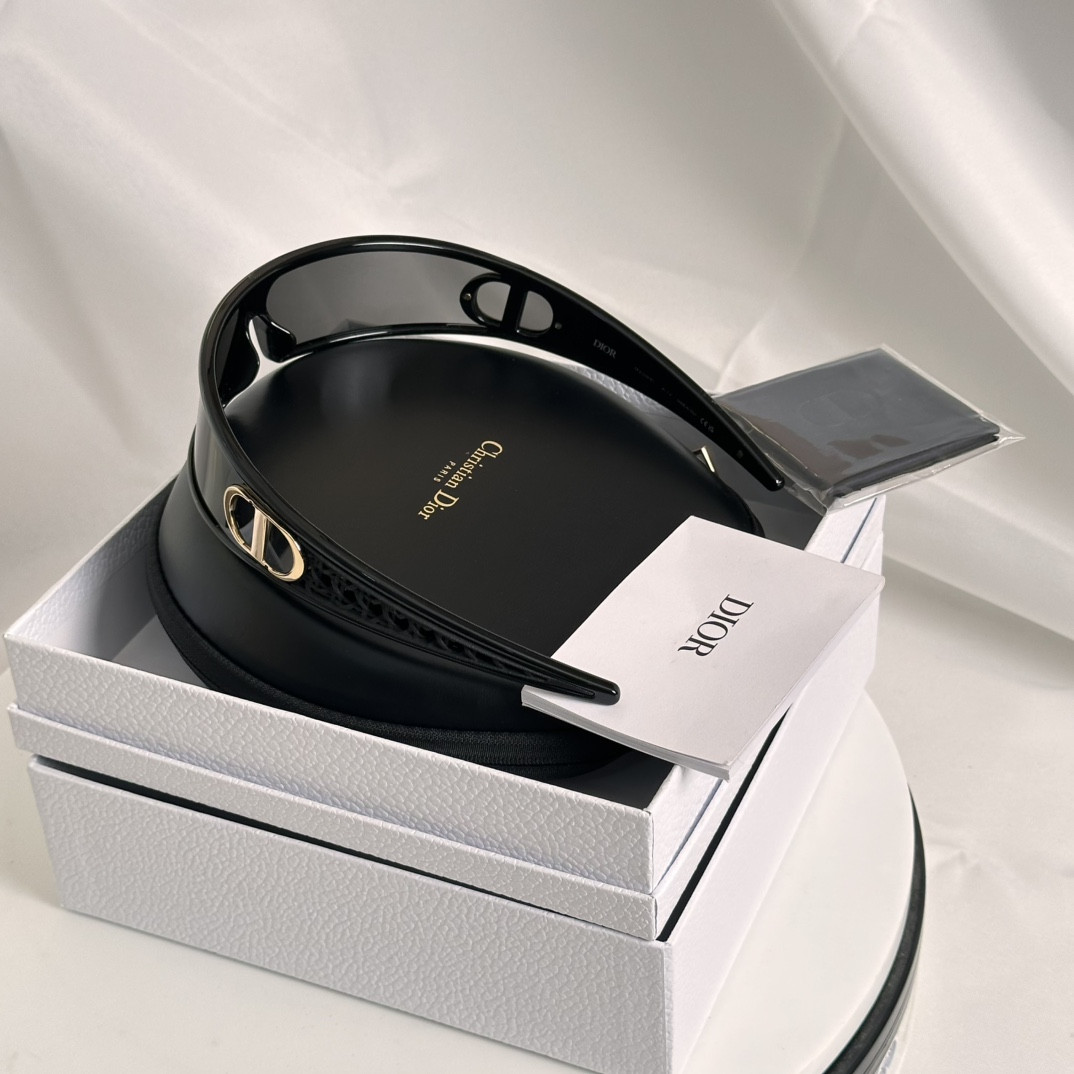 Dior Glasses winter25 - Image 4