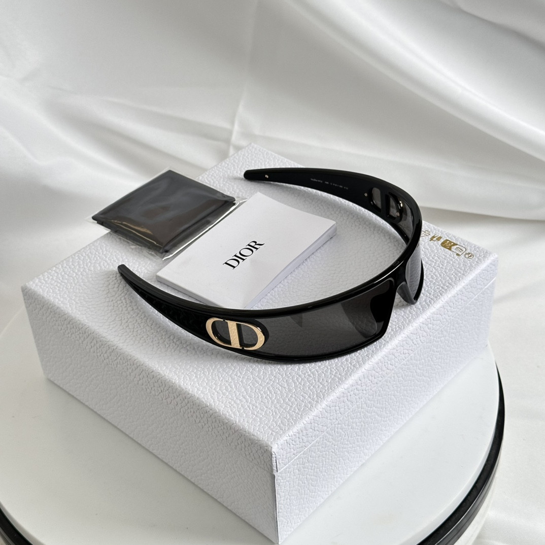 Dior Glasses winter25 - Image 6