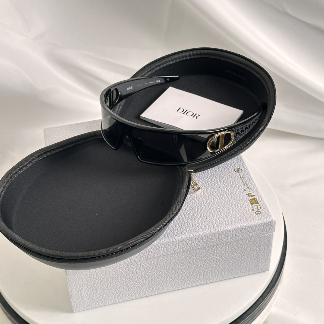 Dior Glasses winter25 - Image 8