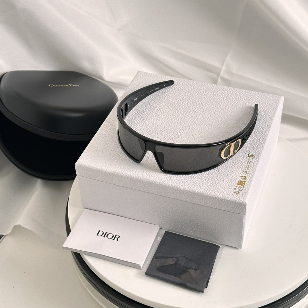 Dior Glasses winter25 - Image 10