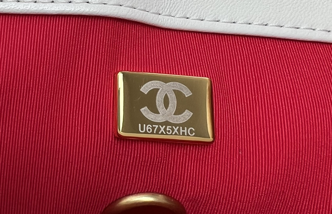Chanel FLAP HANDBAG CF 21x14x6cm - Image 10