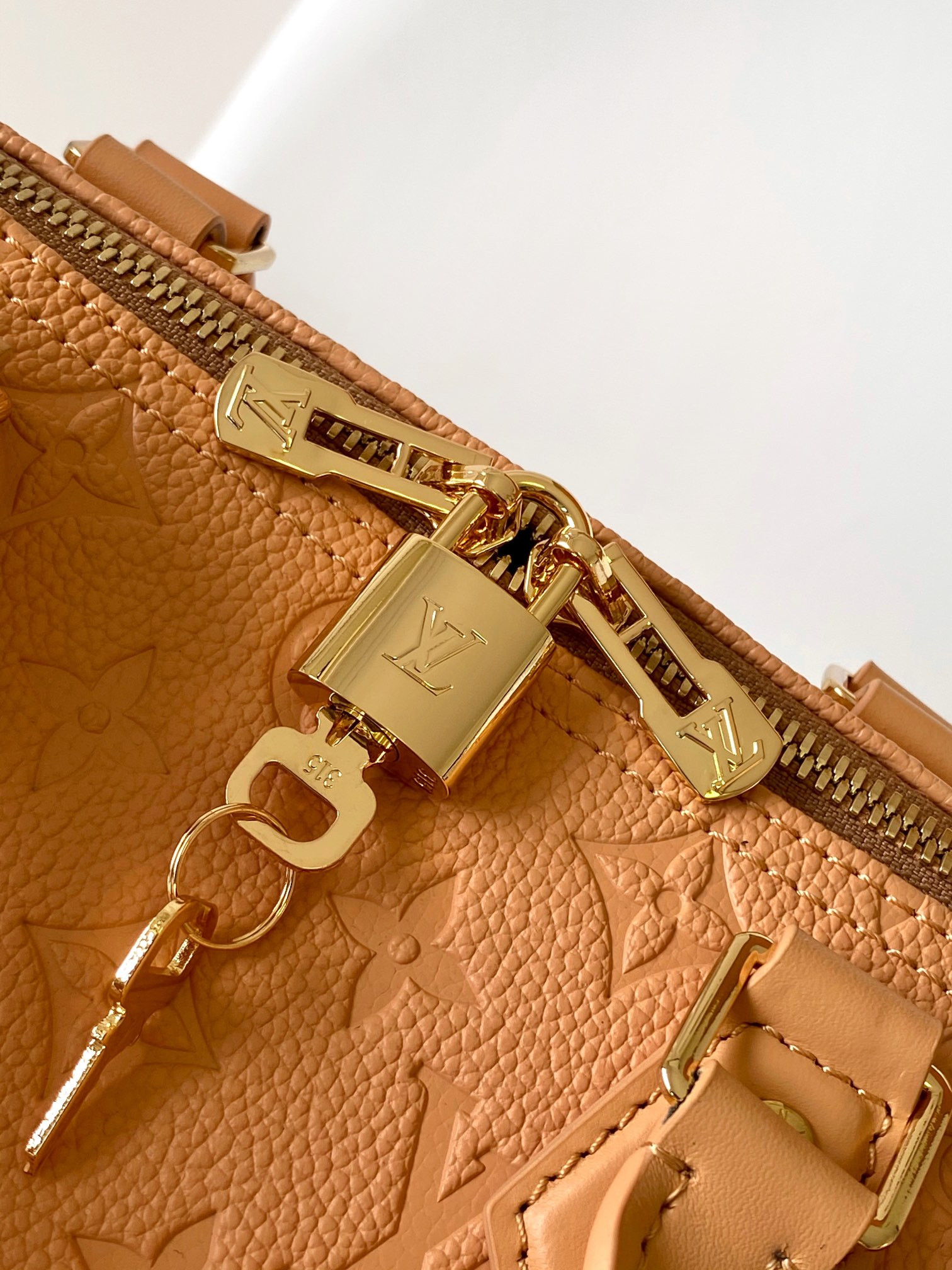 LV SPEEDY SOFT 30 M11323 (30*21*17cm) - Image 8