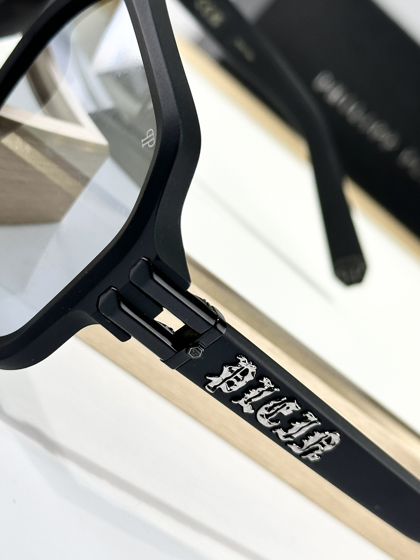 Philipp Plein Glasses Spp138 57-22-145 - Image 16