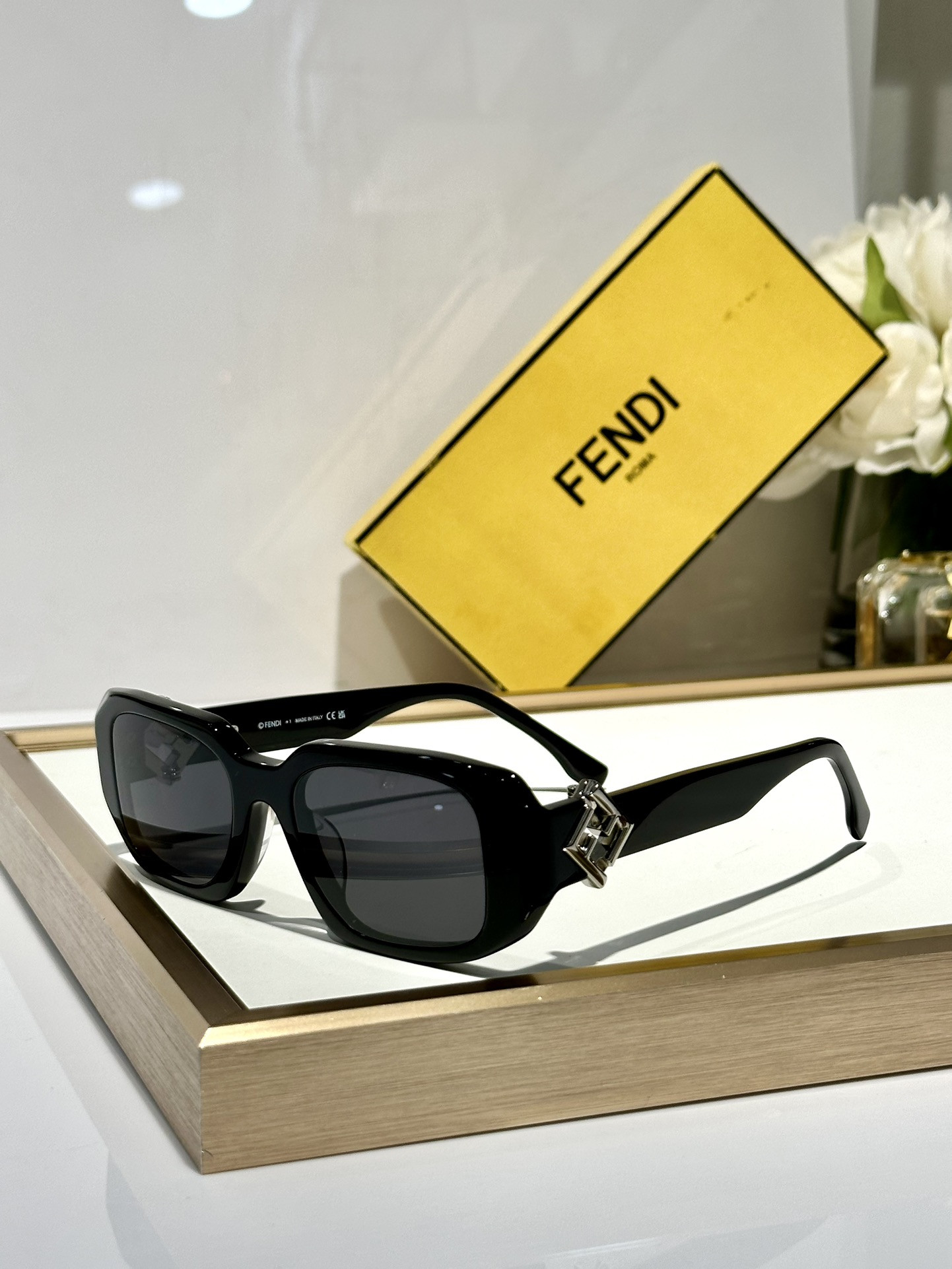 Fendi Glasses FE40151U 50-21-135 - Image 4