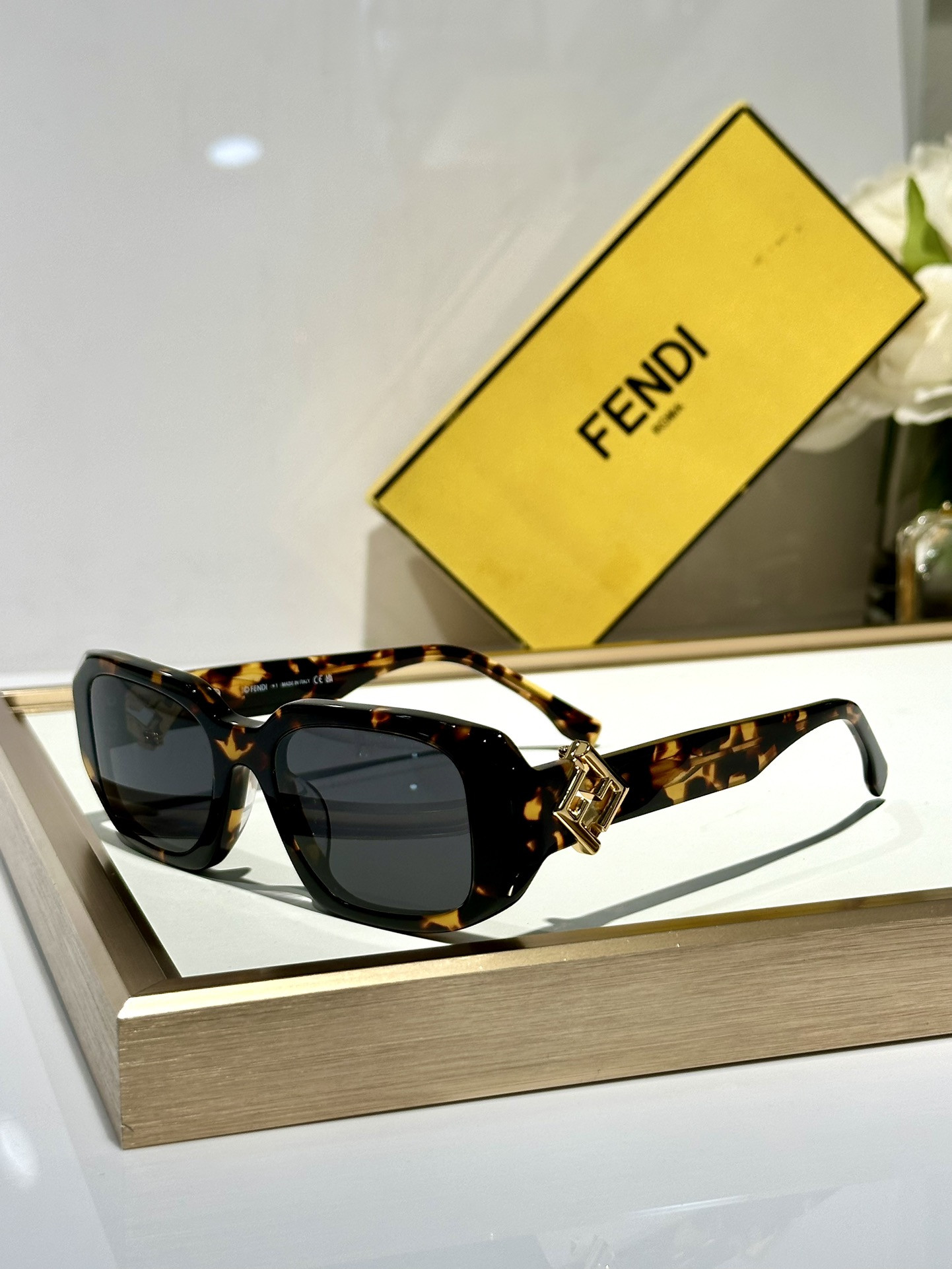 Fendi Glasses FE40151U 50-21-135 - Image 3