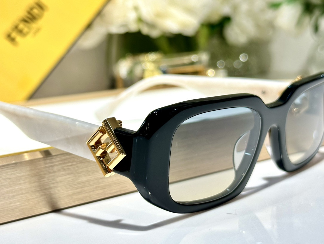 Fendi Glasses FE40151U 50-21-135 - Image 10