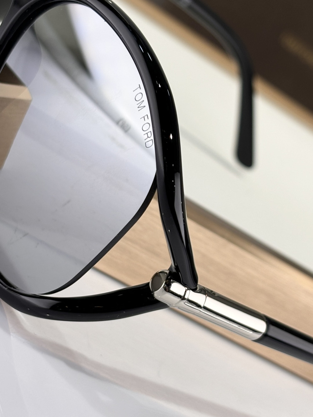 Tom Ford Glasses MELODY FT1090 59-18-120 - Image 9