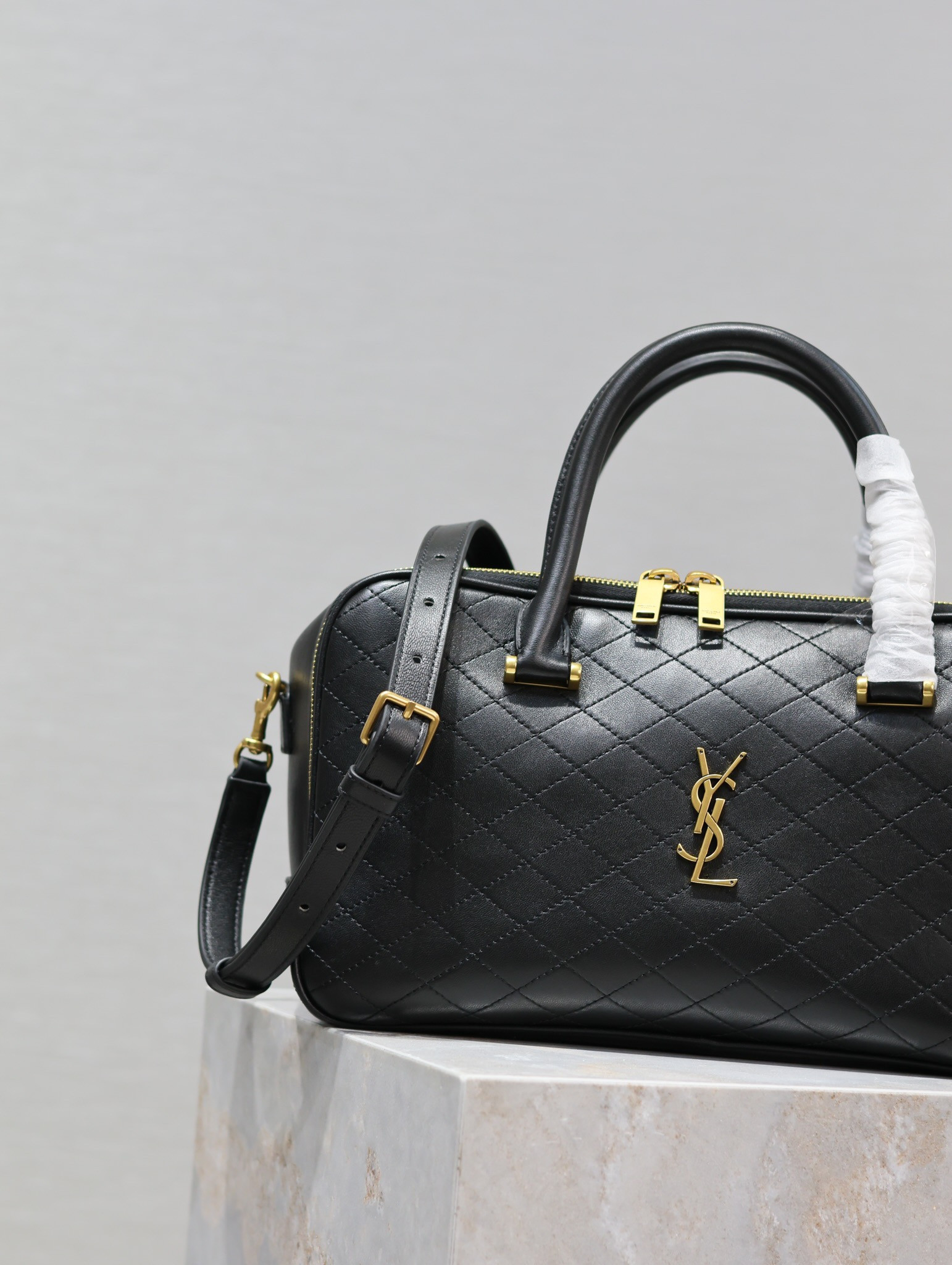 YSL Liya Luggage bags 766785 31x16x13 - Image 3