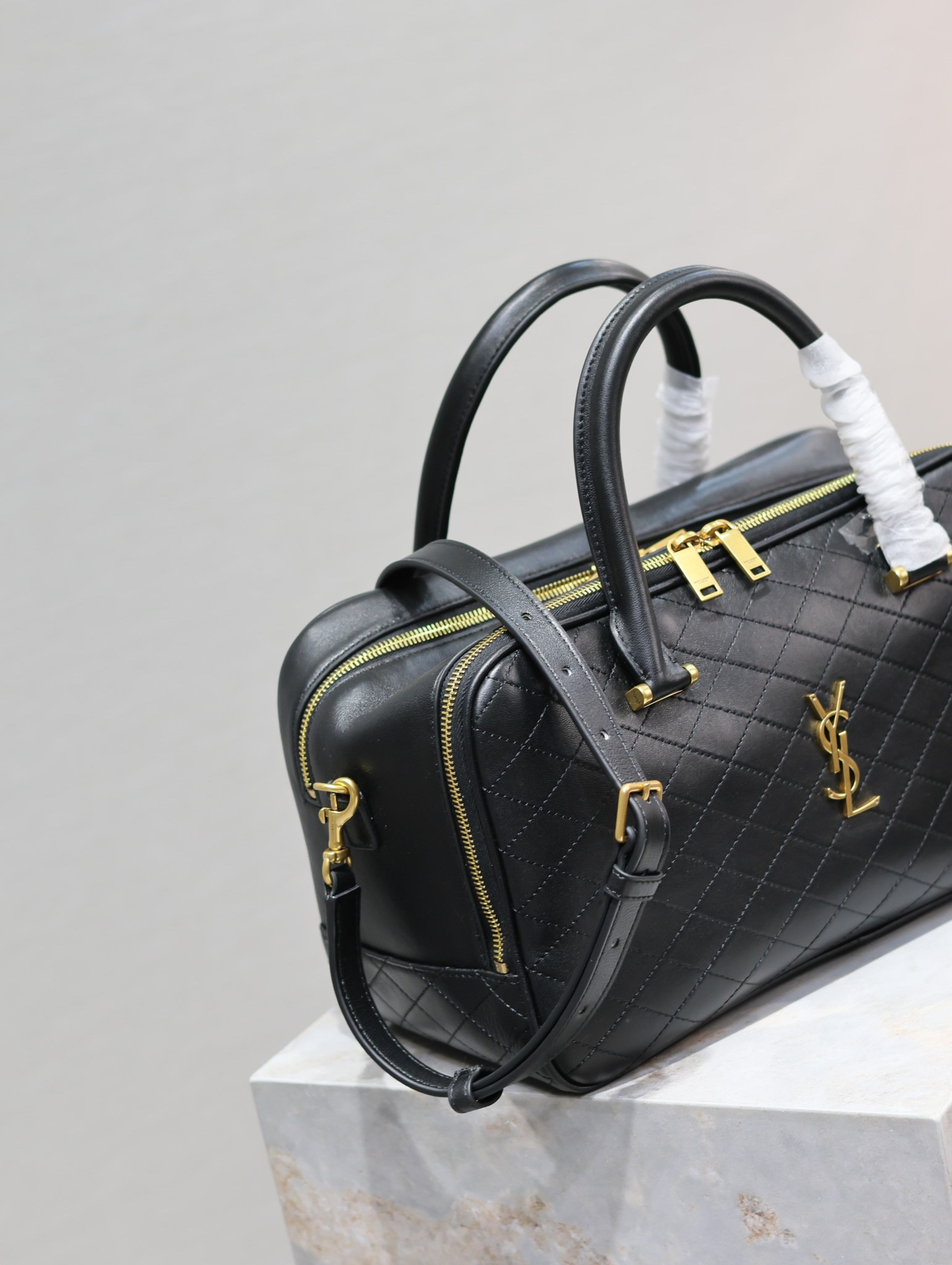 YSL Liya Luggage bags 766785 31x16x13 - Image 5