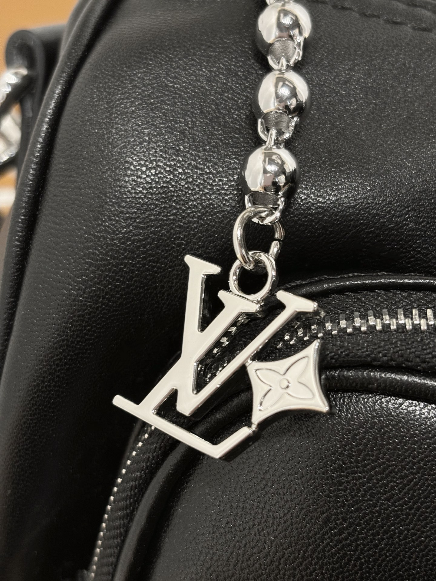 LV KEEPALL CARGO Bandoulière 25 M13988 25x15x11cm - Image 10