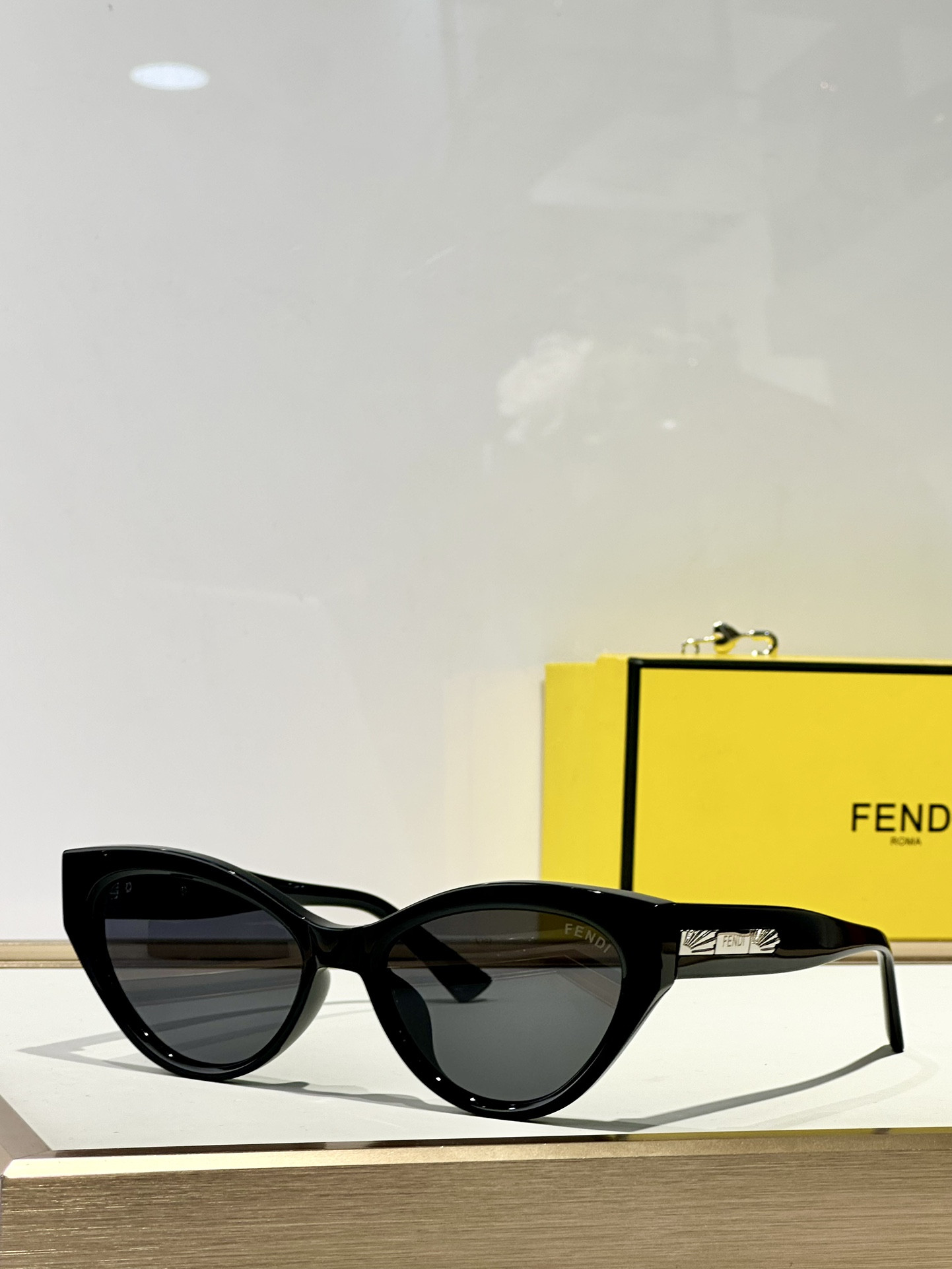 Fendi Glasses FE40164U 54-18-148 - Image 4