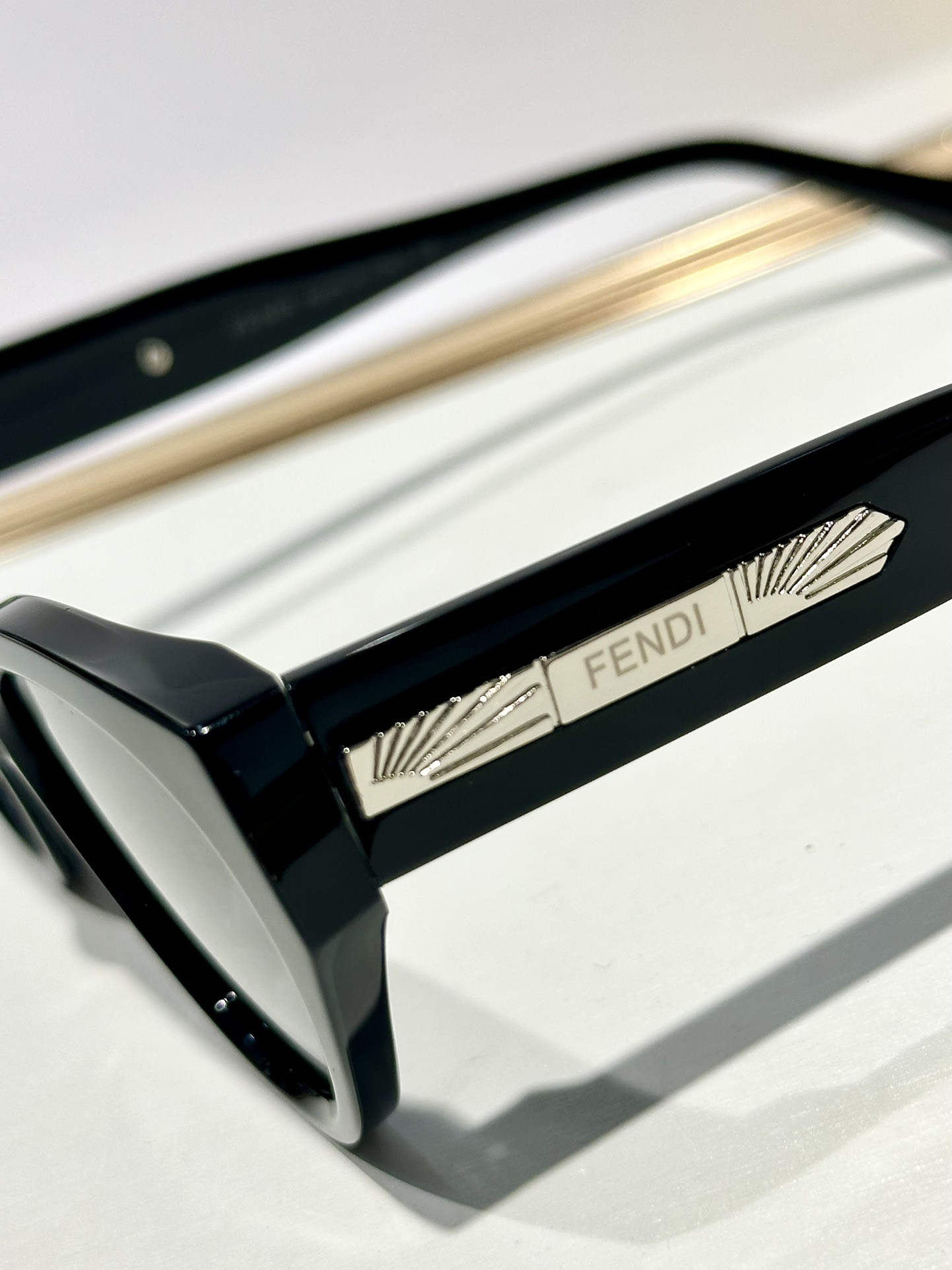 Fendi Glasses FE40164U 54-18-148 - Image 9