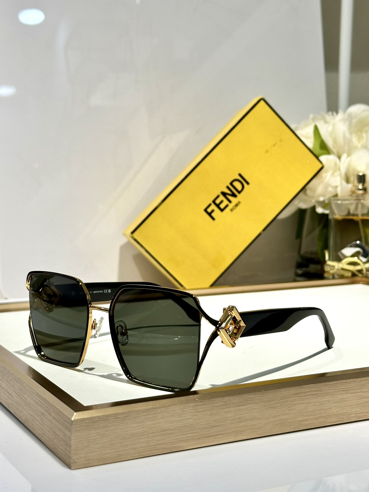 Fendi Glasses FE40151UU 50-21-135 - Image 4