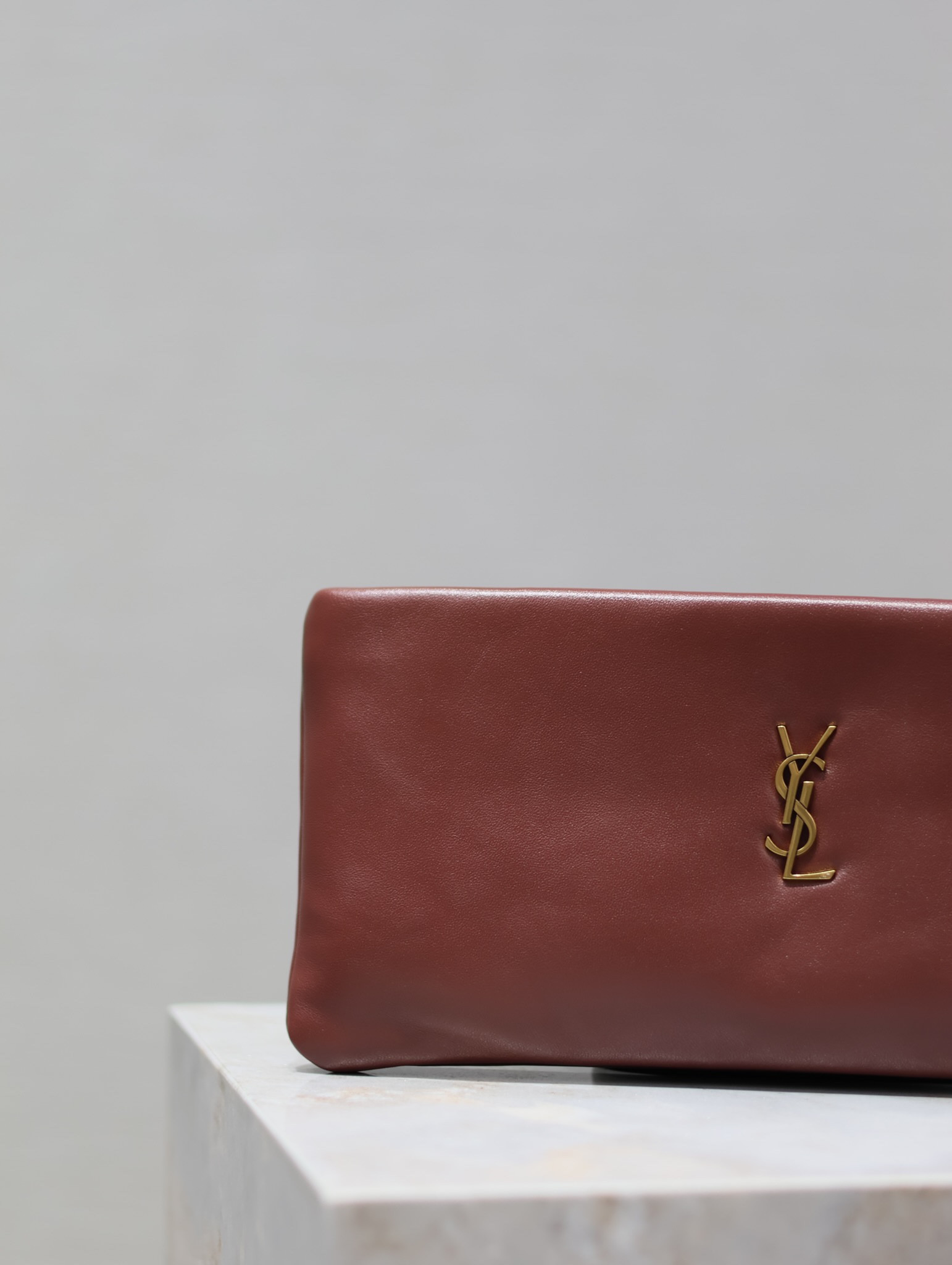 YSL calypso long pouch in lambskin 30 x 15 x 3.5 cm - Image 5
