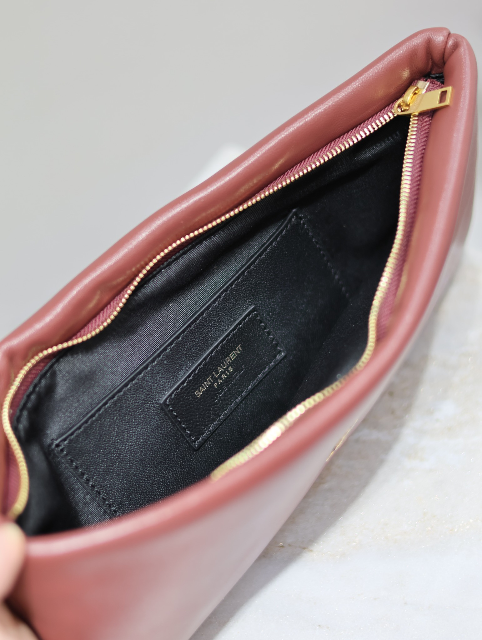 YSL calypso long pouch in lambskin 30 x 15 x 3.5 cm - Image 9