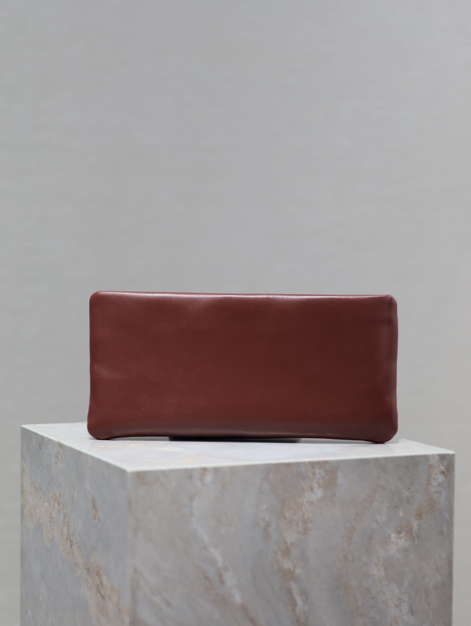 YSL calypso long pouch in lambskin 30 x 15 x 3.5 cm - Image 7