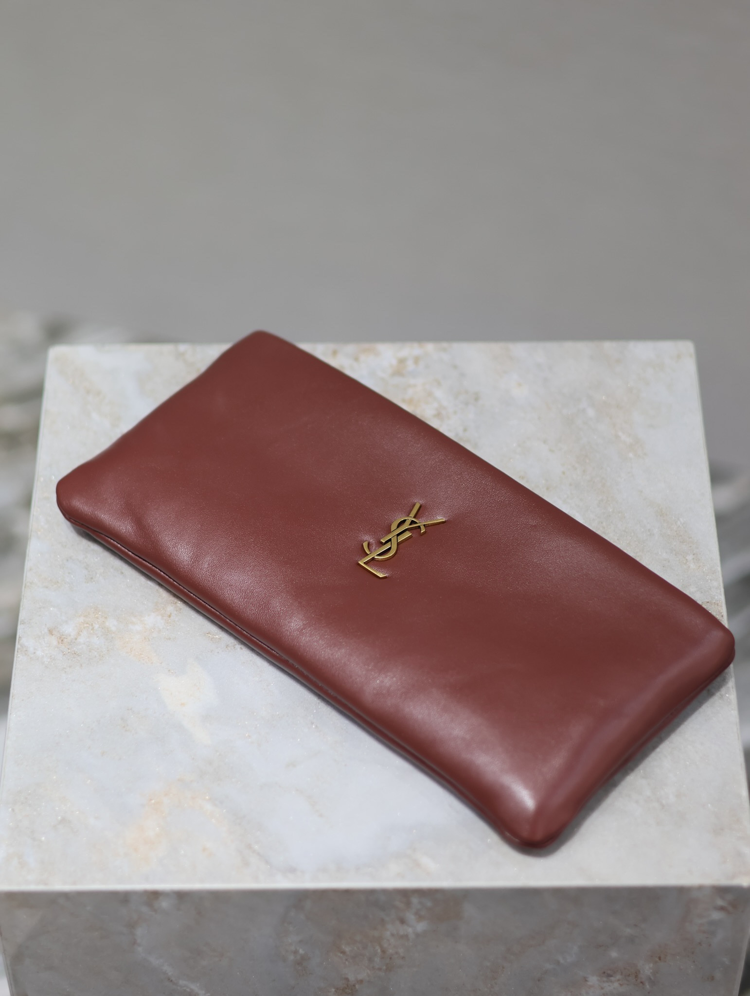 YSL calypso long pouch in lambskin 30 x 15 x 3.5 cm - Image 8
