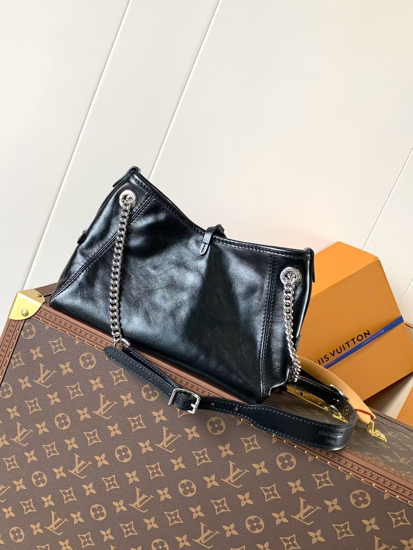 LV Carryall Vibe BB M12888 (26*17*10cm) - Image 4