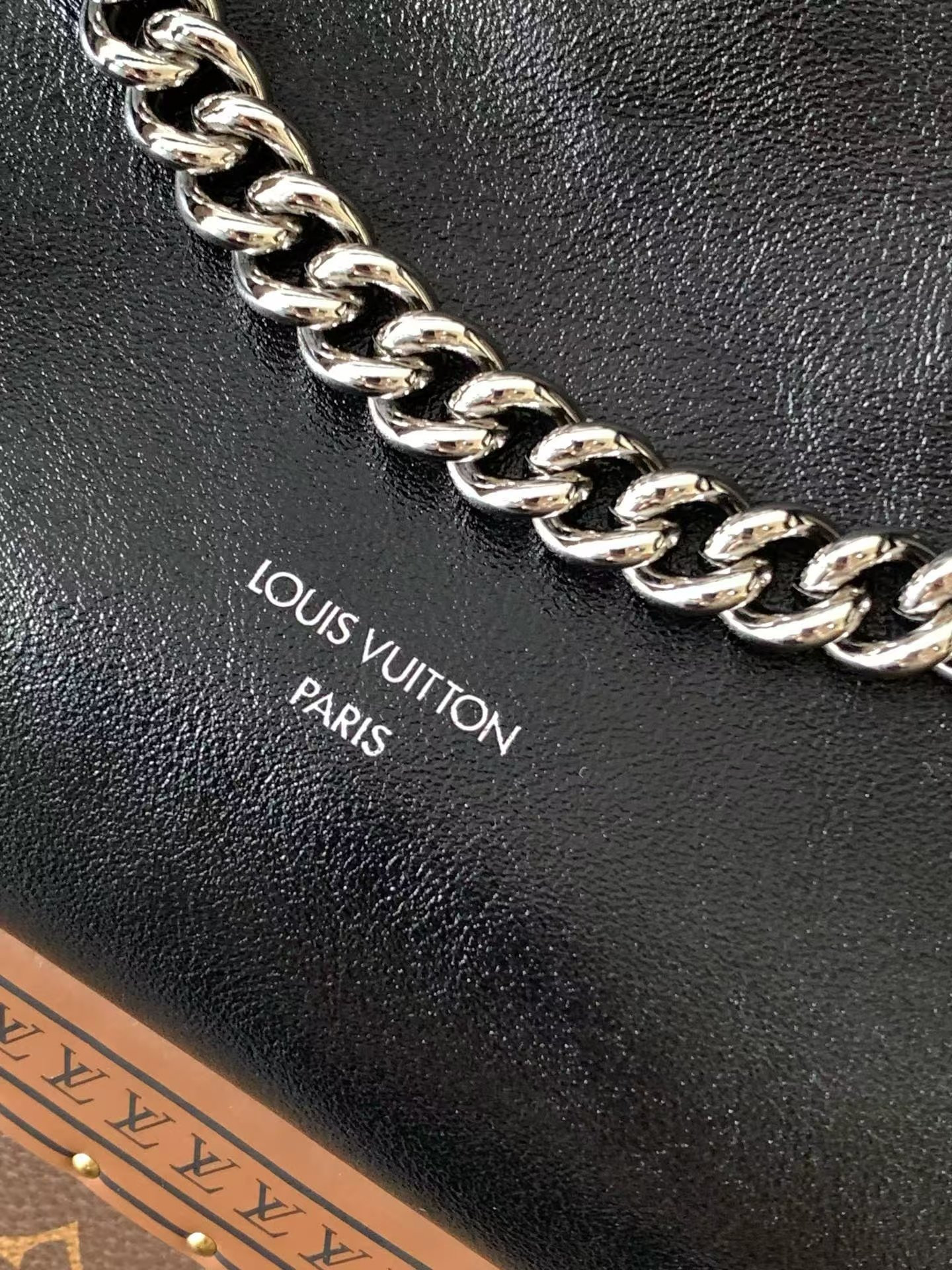 LV Carryall Vibe BB M12888 (26*17*10cm) - Image 6