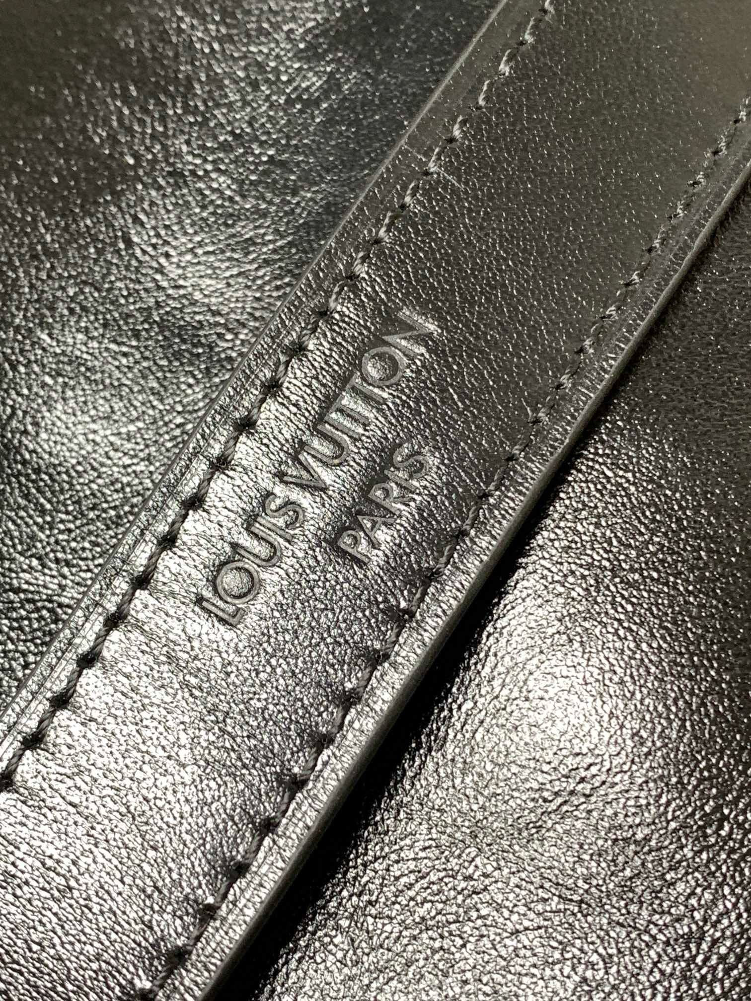 LV Carryall Vibe BB M12888 (26*17*10cm) - Image 7