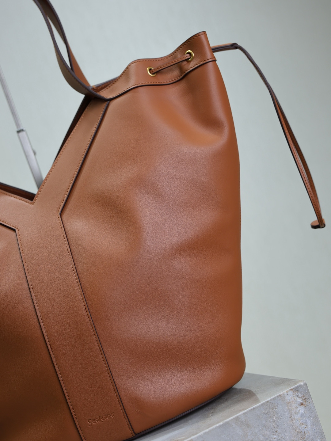 YSL Y Large Hobo (Leather) 35 x 25 x 15 cm - Image 4