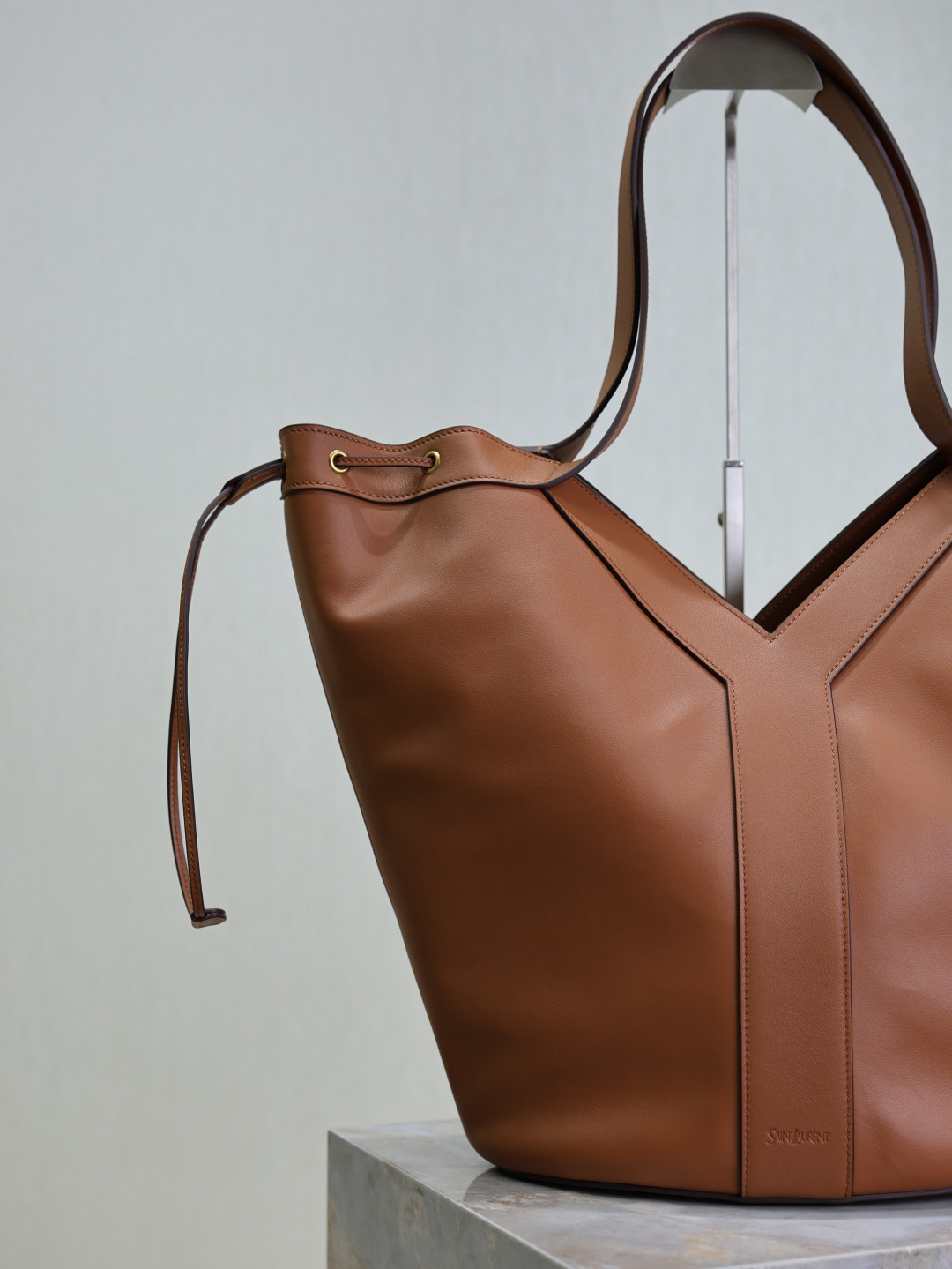 YSL Y Large Hobo (Leather) 35 x 25 x 15 cm - Image 5