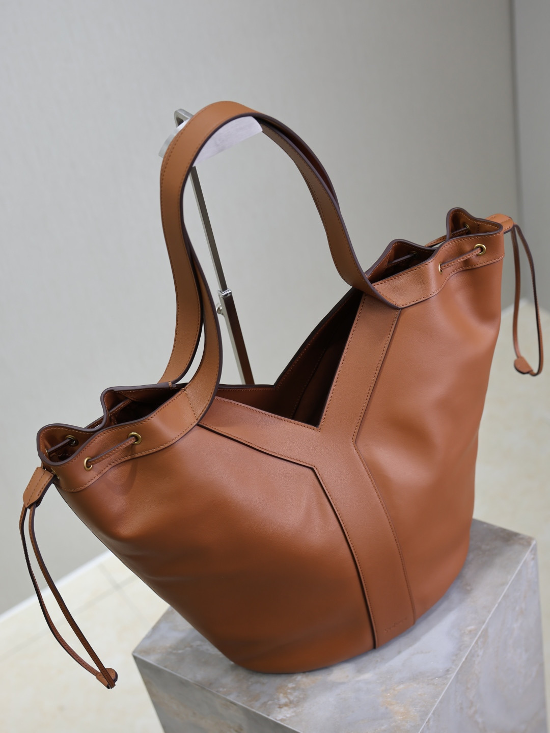YSL Y Large Hobo (Leather) 35 x 25 x 15 cm - Image 7